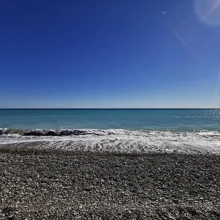 Global Properties, Adosado En La Playa Con Piscina בית נופש