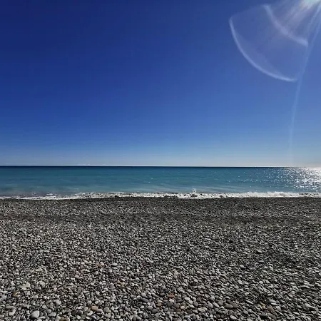 Global Properties, Adosado En La Playa Con Piscina בית נופש